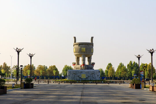 蒙山龜蒙景區(qū)福壽康寧寶鼎