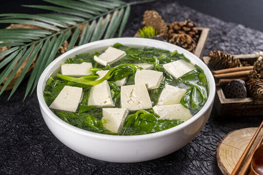 豆腐豆尖湯