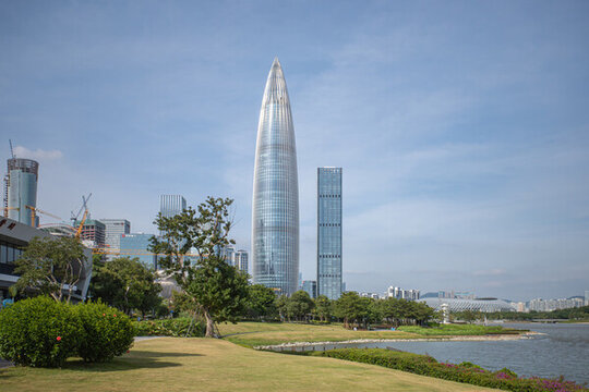 深圳灣人才公園春筍華潤大廈全景
