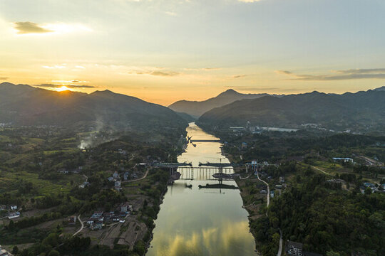 三匯古鎮(zhèn)日出風(fēng)景