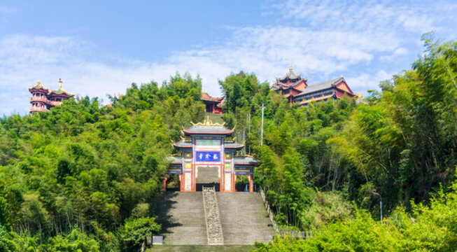 龍吟寺山門