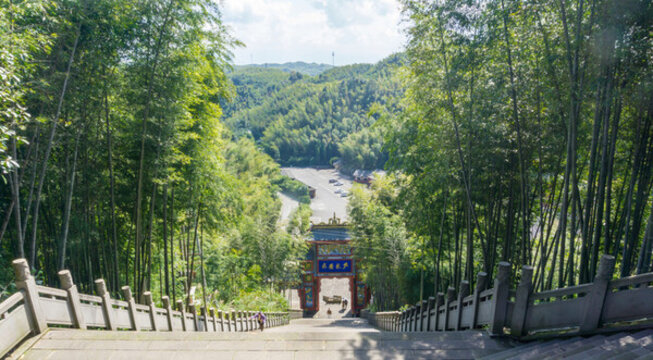 龍吟寺山門