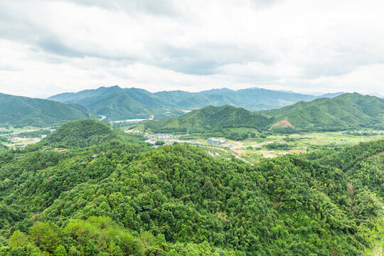 群山