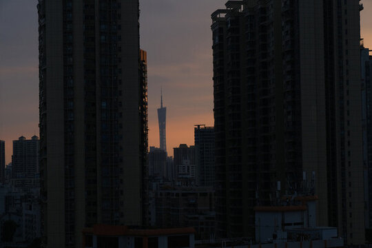 城市風(fēng)光照日出和建筑