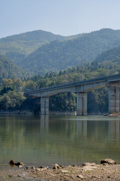 赤壁芳世灣橋