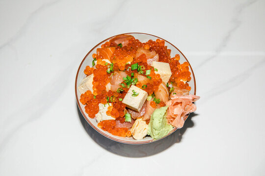 魚(yú)籽蓋澆飯