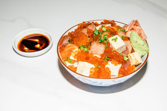 魚(yú)籽蓋澆飯