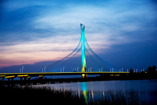 石家莊地標(biāo)建筑滹沱河大橋夜景