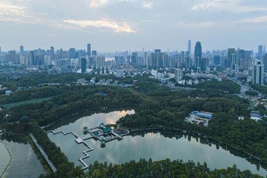 武漢東湖景區(qū)航拍景觀
