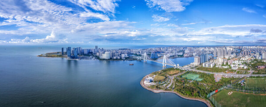 航拍?？谑兰o(jì)大橋灣區(qū)景觀全景