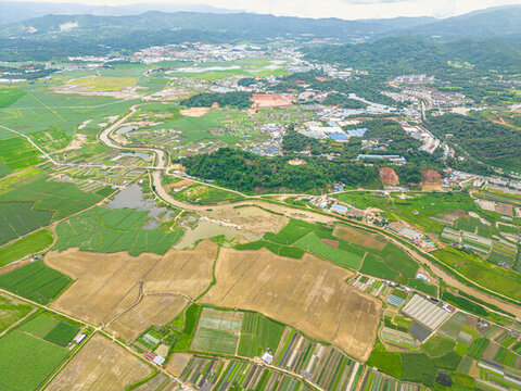航拍云南鄉(xiāng)村田園風(fēng)光