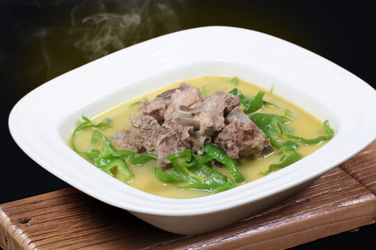 青椒燜排骨