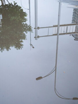 武昌雨后城市倒影