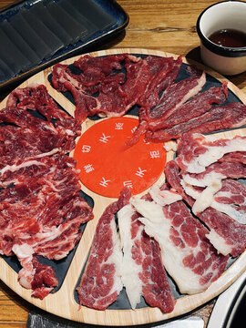 鮮牛肉拼盤