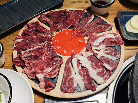 新鮮牛肉片肥牛