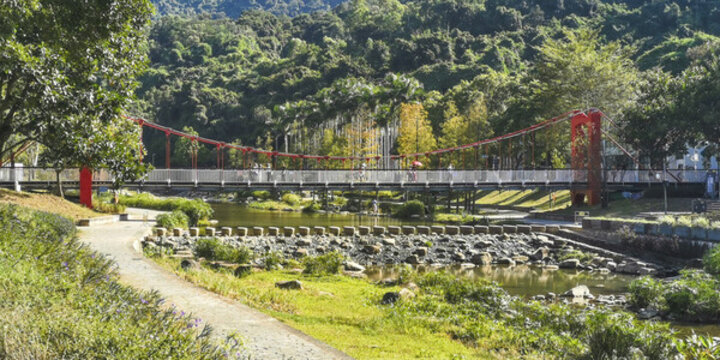 梧桐山溪紅橋