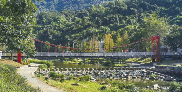 梧桐山溪紅橋