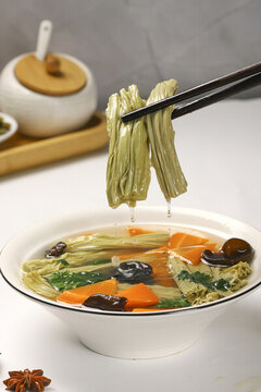 青豆腐竹