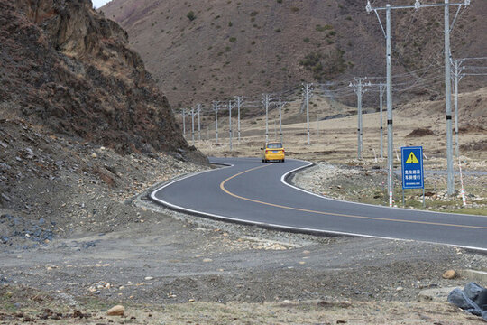川西柏油路