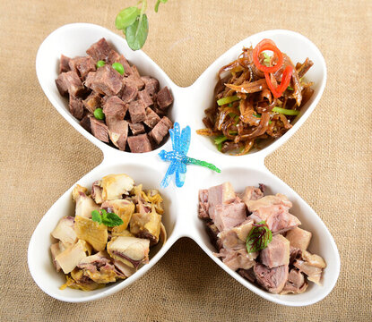 經(jīng)典四小碟牛肉雞肉