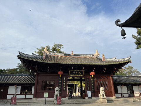 寺廟大門