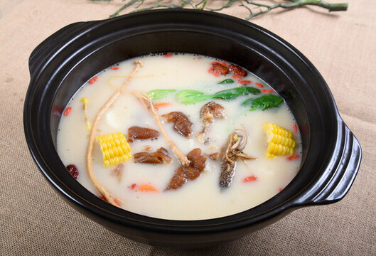 砂鍋玉米肥腸粥