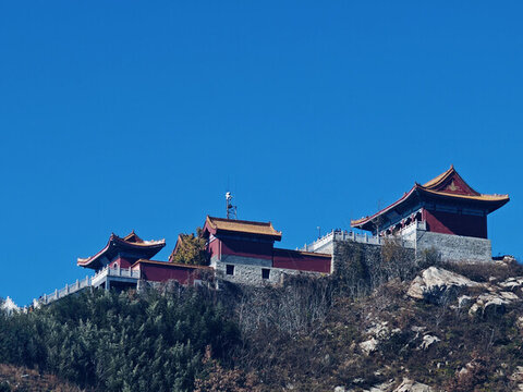 山頂上的寺廟