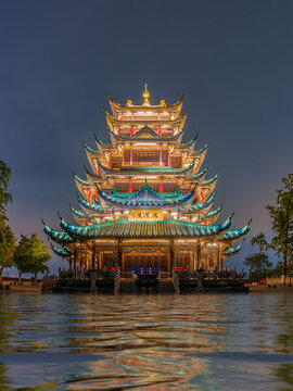 霧都重慶鴻恩寺鴻恩閣水波倒影夜景