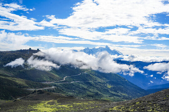 西藏林芝色季拉山口