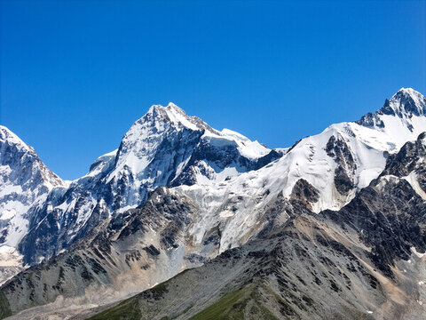 夏塔雪蓮峰