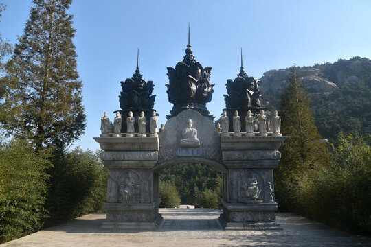 青島嶗山華嚴(yán)寺牌坊