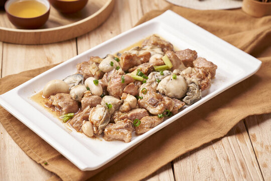 鮮雞子生蠔蒸排骨