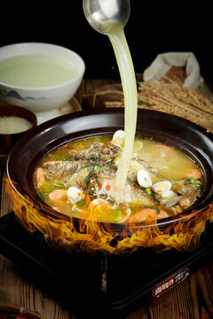 米湯煮洞庭湖魚