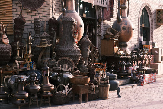 新疆旅游南疆喀什古城街景工藝品店鋪