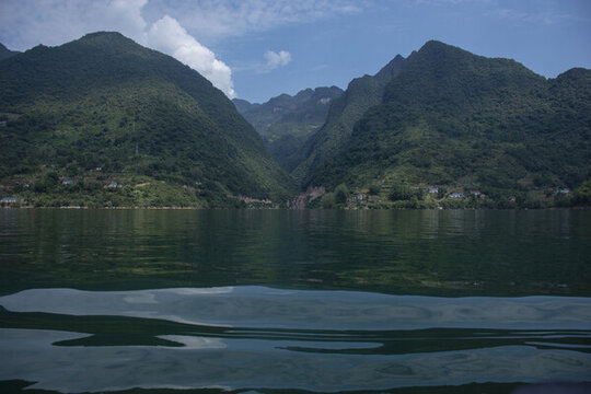 清江河