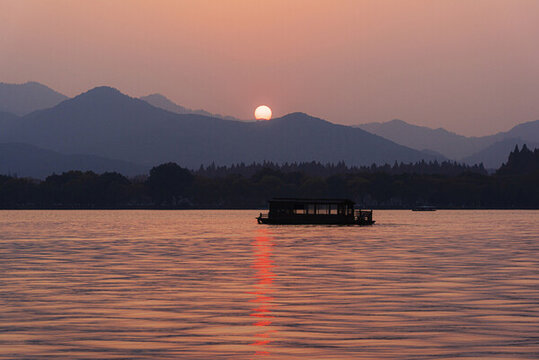 西湖夕陽(yáng)