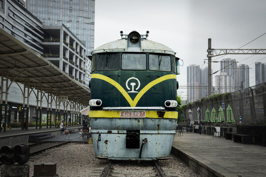 東風(fēng)綠皮火車