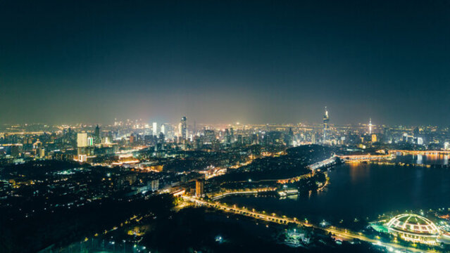 航拍江蘇南京玄武湖與都市夜景