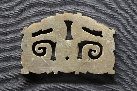 龍形玉佩