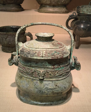 中國(guó)商周時(shí)期青銅器提梁壺