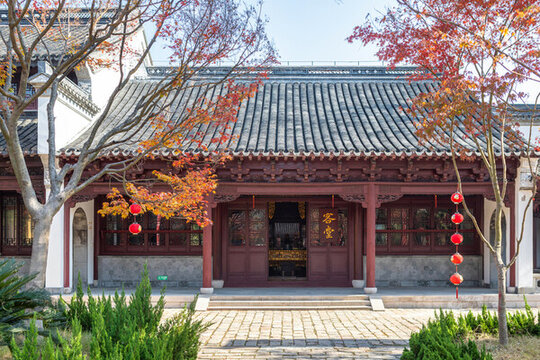 江蘇省泰州南山律寺的秋天風光