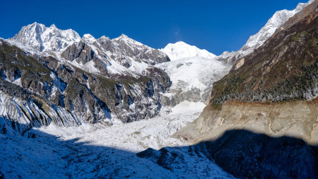 四川甘孜海螺溝的貢嘎雪山木雅貢嘎
