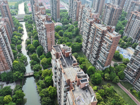 小區(qū)內(nèi)景