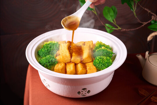 養(yǎng)顏豆腐煲