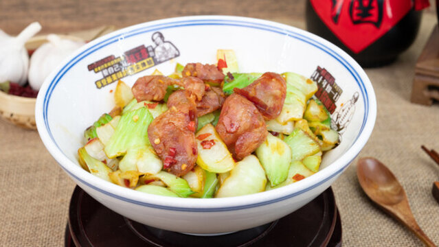 青菜梗炒香腸