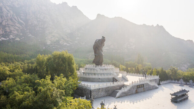 航拍山西原平市天涯山景區(qū)忠孝臺