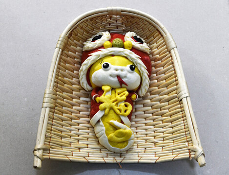 蘊(yùn)含蛇年吉祥寓意的花饃