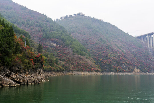 重慶市巫山縣大寧河小三峽山川峽谷秋景