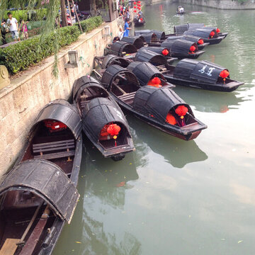 紹興水鄉(xiāng)烏篷船