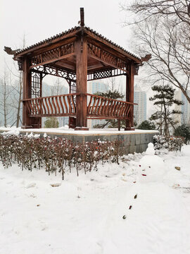 涼亭雪人